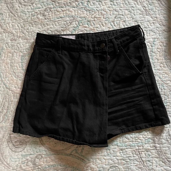GAP Women's Black Skort - Picture 1 of 4